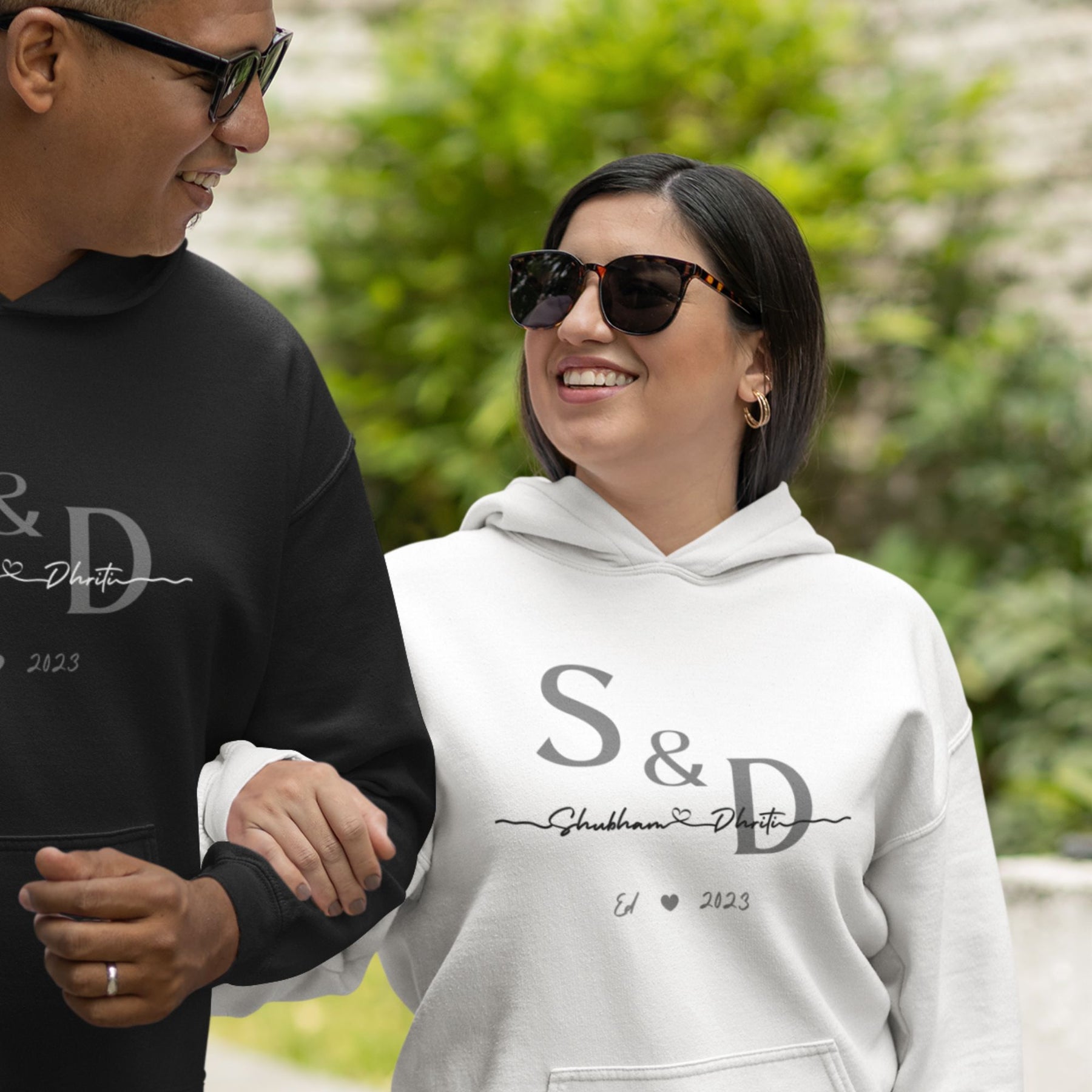 Customised-Initials-Name-Date-gogirgit-Couple-Hoodies-closeup