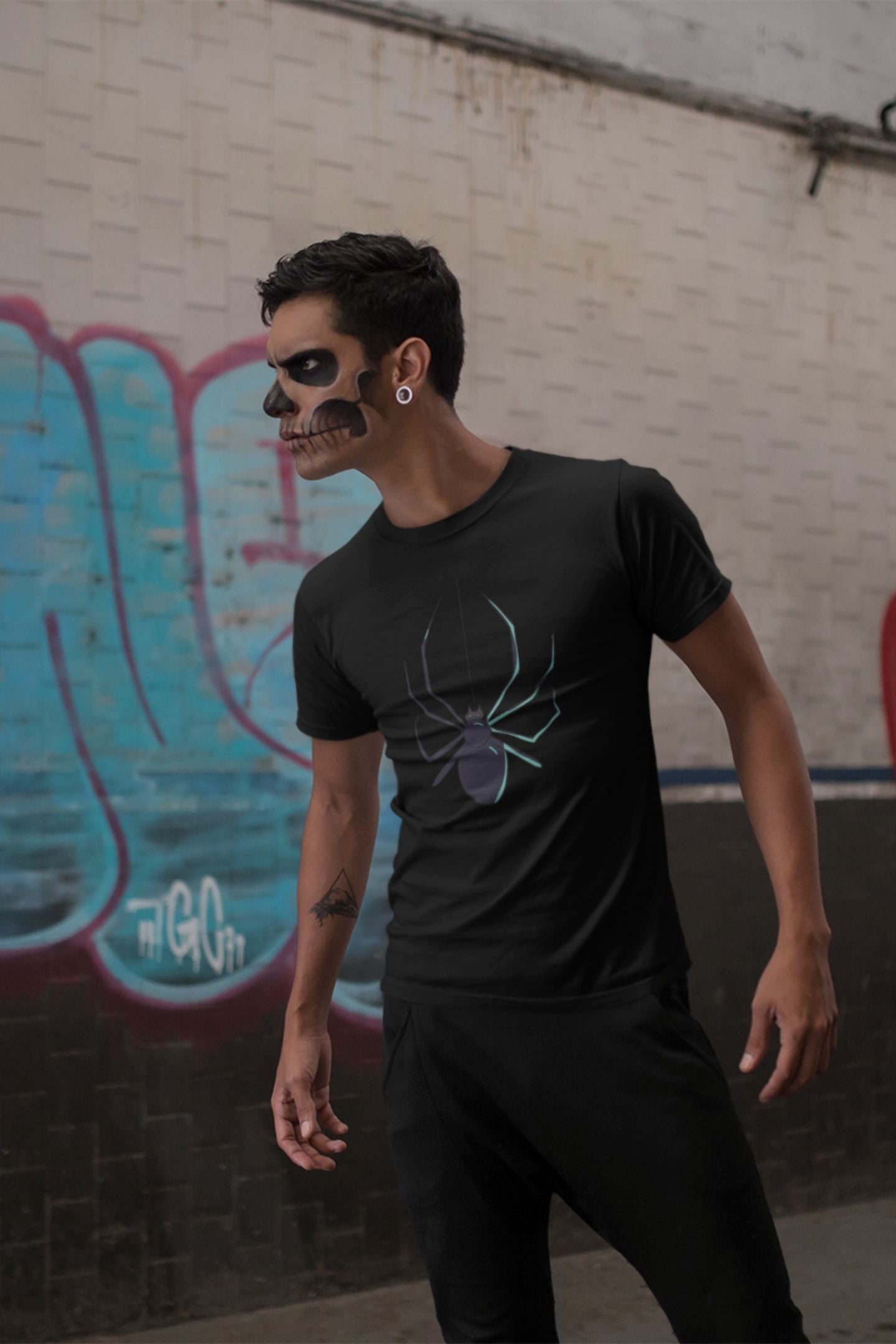 Haunted Spider Halloween Black T-shirt