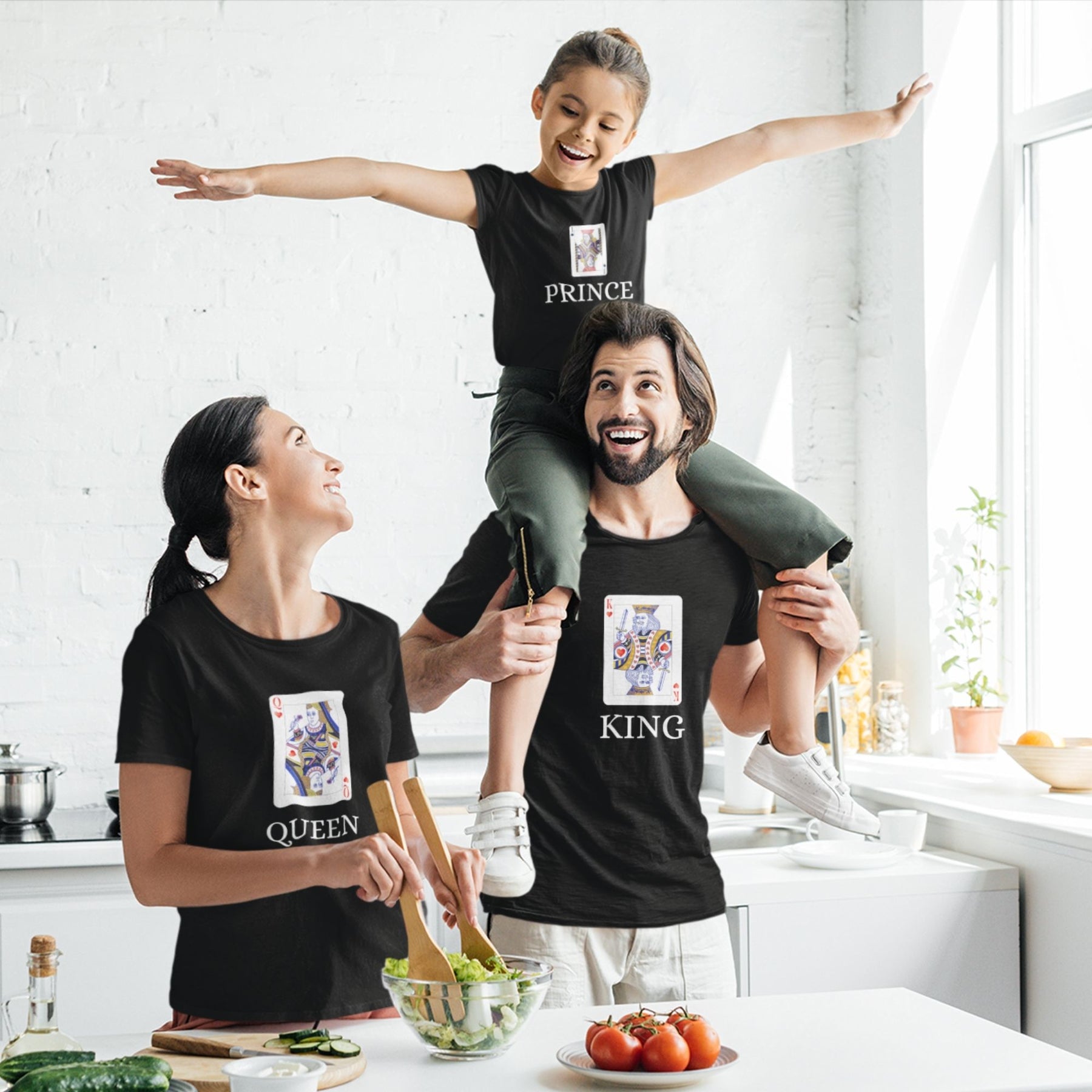 king-matching-family-black-t-shirts-for-mom-dad-daughter-gogirgit-com
