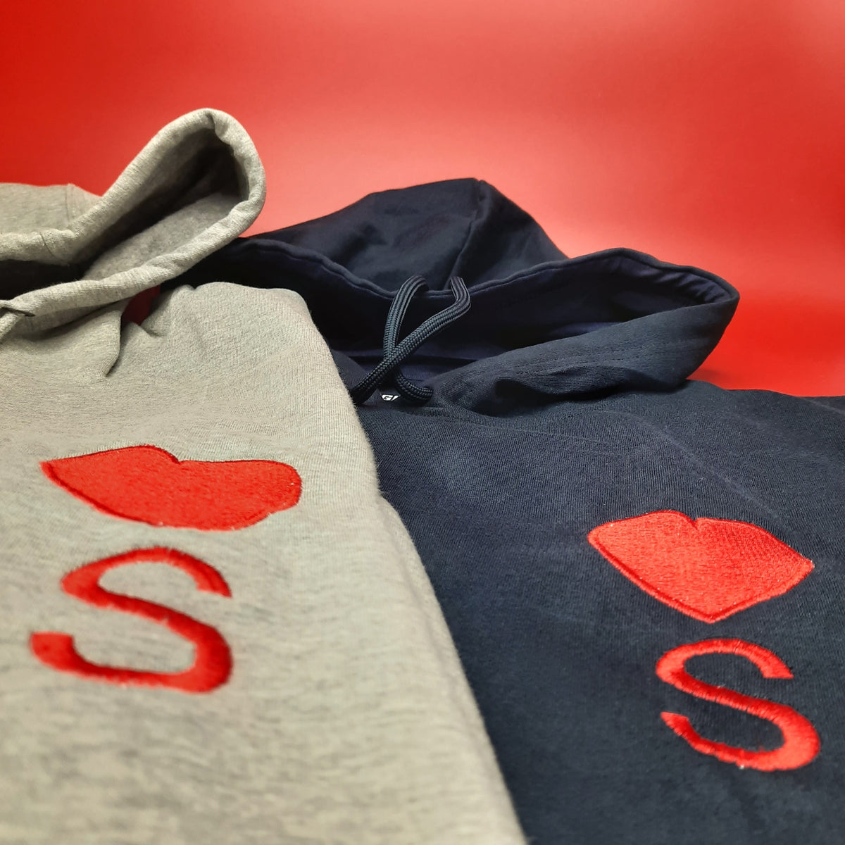 personalised-heart-embroidered-couple-hoodies-gogirgit-com