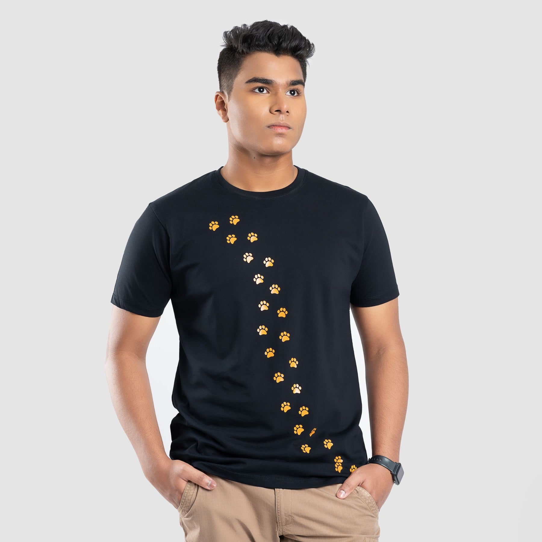 black-tiger-step-round-neck-printed-wildlife-theme-cotton-t-shirt-gogirgit