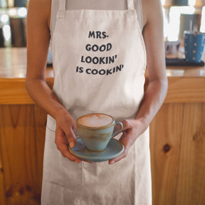 mrs-good-looking-is-white-cotton-drill-apron-gogirgit